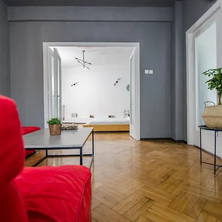 Deluxe Old Town Central Apt. 3rooms Apartment