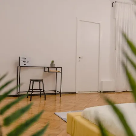 Deluxe Old Town Central Apt. 3rooms *